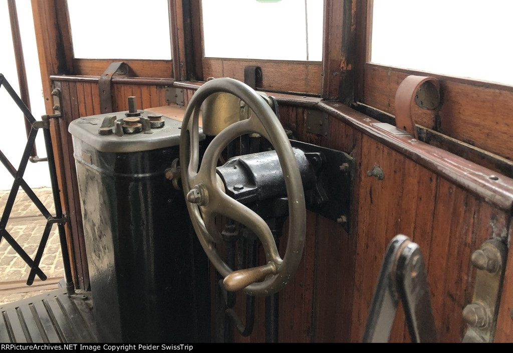 Historic streetcars in Porto